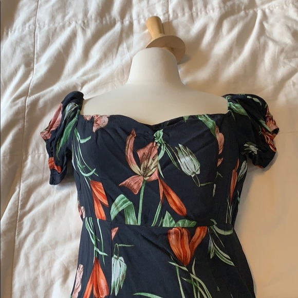 On or off shoulder floral mini dress. - Picture 3 of 4